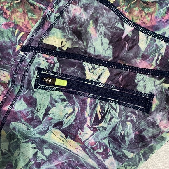 Lululemon Top Speed Crop - Picture 5 of 8